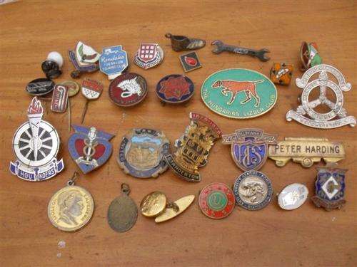 A JOBLOT OF 30 COLLECTABLE PINS BADGES ETC ETC