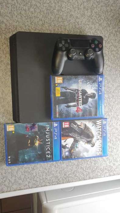 PS4 500GB SLIM 3 GAMES 1 CONTROL HDMI CABLE AND POWER CABLE