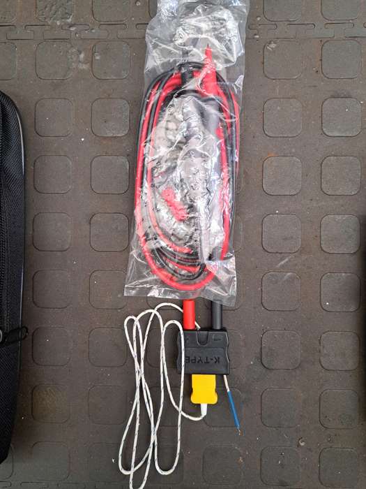 MAJOR-TECH  1000A AC TRMS Clamp Meter, CAT IV 600V MT770