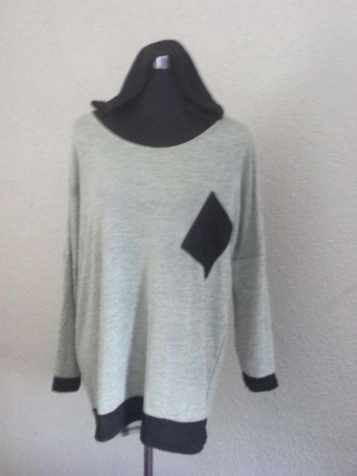 Big Style Hoody Top grey and black.
