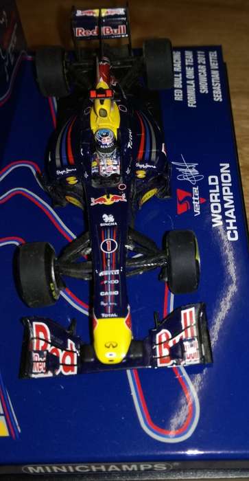 F1 Formula1 Red Bull Racing Sebastian Vettel 2011 World Champion Nuderburgring Special 128 of 2011 m