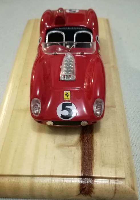 BRUMM FERRARI 250TR59 NUMBER 5 CODE:R094-UPD WINNER SEBRING 1959 DRIVERS DAN GURNEY AND CHUCK DAIGH