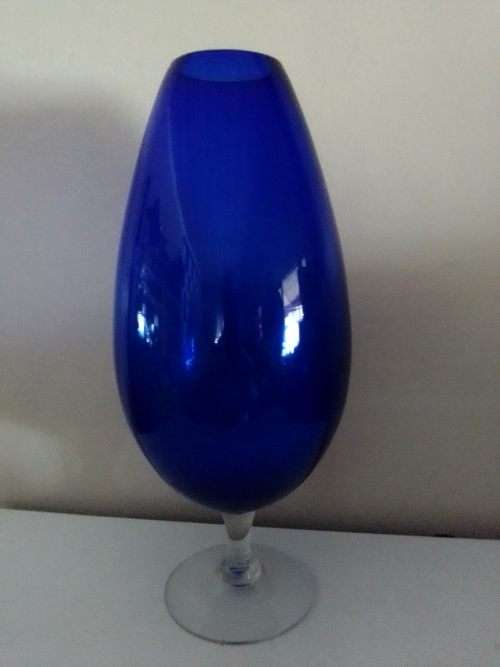 Wow a very Large Heavy Cobalt Blue balloon shape 34cm Tall. Thick glass Vase ideal to display.