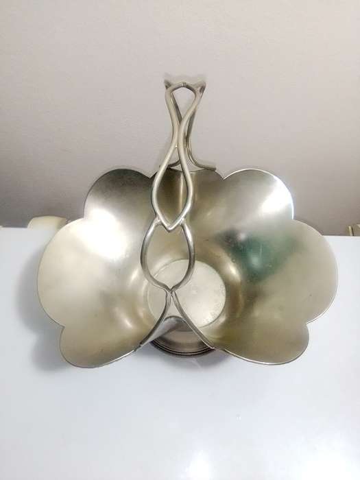 Awesome `TW` Stamped Footed + Handle Bridesmaid Confetti Basket or Centre piece.