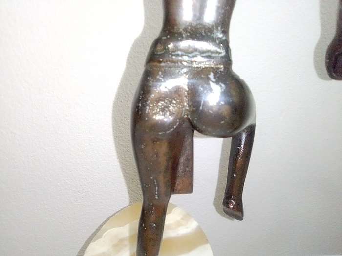 Collector Cleopatras metal vintage statue draped STRIPED HEADCLOTH OR NEMES WHICH WAS WORN BY RULERS