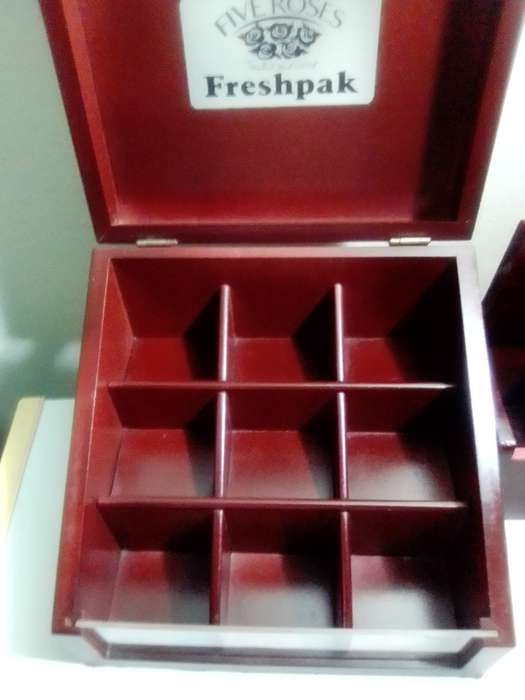 Set of 2 x Five Rose Tea containers/Holders for Tea Lovers or to display and apricate anything.