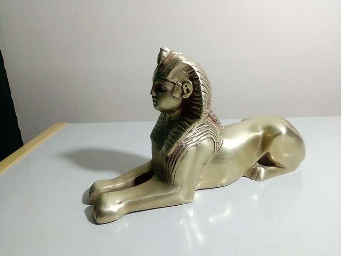 Vintage Egyptian Sphinx heavy brass and well detailed, weight 5.1kg. Size 135mm Tall x 250mm Long