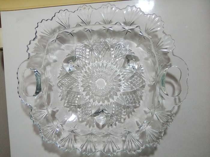 A Beautiful 1980 Indonesia `Pasari` cut glass 2 handled fruit serving dish. No Chips or Cracks.