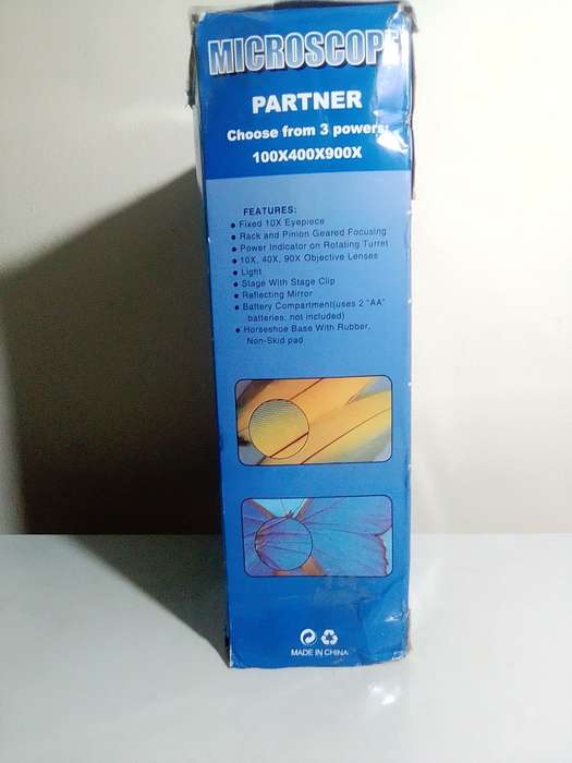 A Microscope with 3 powers 100x400x900x. A Beginner Children Student Educational Toy Gift Microscope