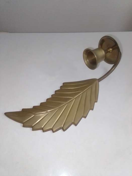 197o's Leaf Shaped Candle Wall Sconce Solid heavy Brass 1970s. Great for home wall Decor.
