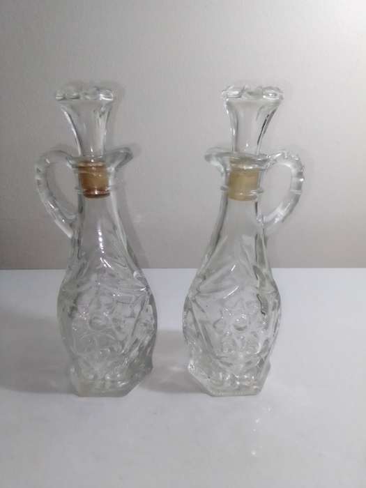 Set of Oil and Vinegar Glass Decanters/Anchor Hocking Oil and Vinegar Set/ Early American Cruets/ Gl