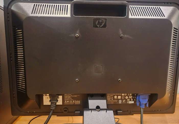 Dell Vostro 270 Desktop PC complete with monitor, keyboard and mouse
