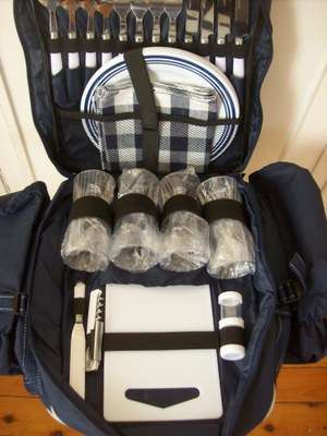 PICNIC  SET. BACKPACK