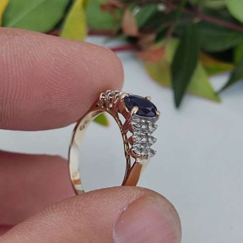 Oval Sapphire and Diamonds Ring #1033