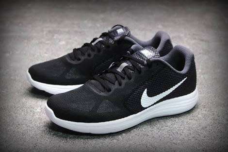 Original Mens Nike Revolution 3 - 819300-001 - UK 8 (SA 8)