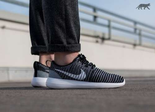 Original Mens Nike ROSHE TWO FLYKNIT - 844833-007 - UK 10 (SA 10)