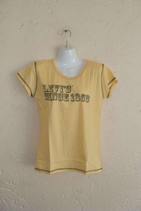 Ladies Levi's T Shirt Medium