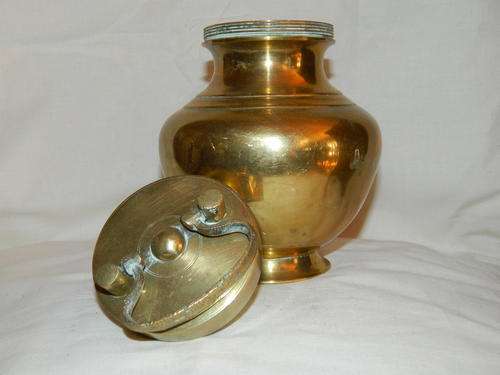 Stunning Copper Flask with Lid