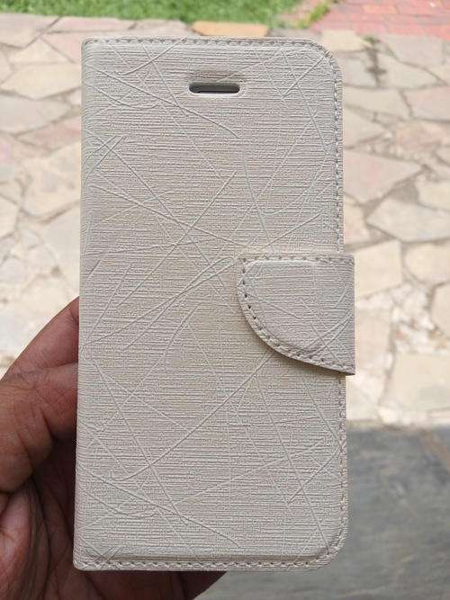 Iphone 5s Flip Cover - cream
