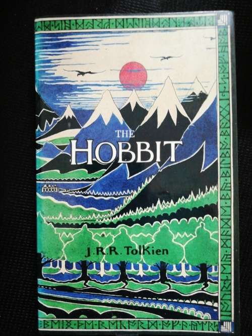 The Hobbit / JRR Tolkien