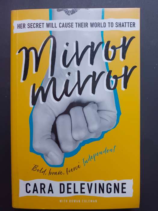 Mirror Mirror / Cara Delevingne
