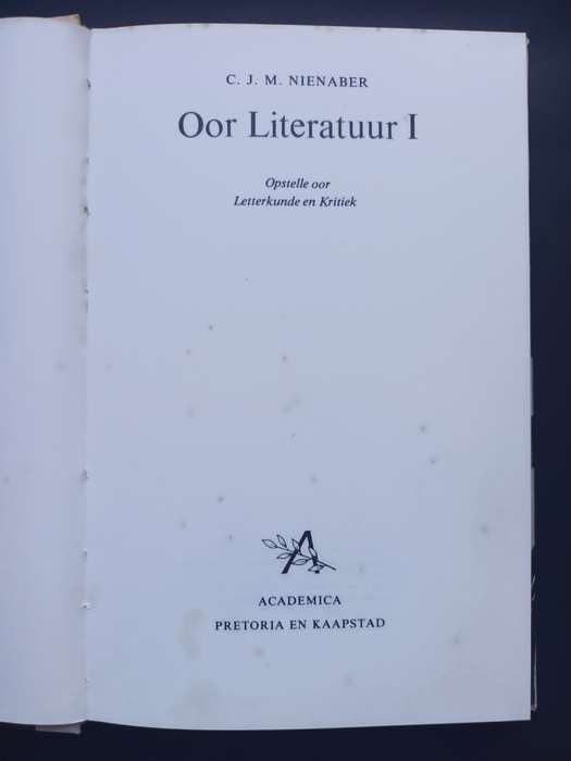 Oor literatuur 1 / C.J.M Nienaber