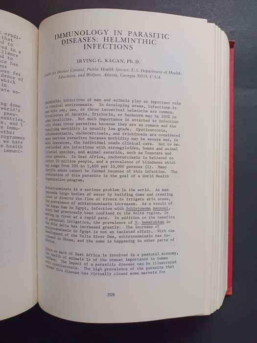 MEDICINE IN A TROPICAL ENVIROMENT / Edited by J. H. S. Gear
