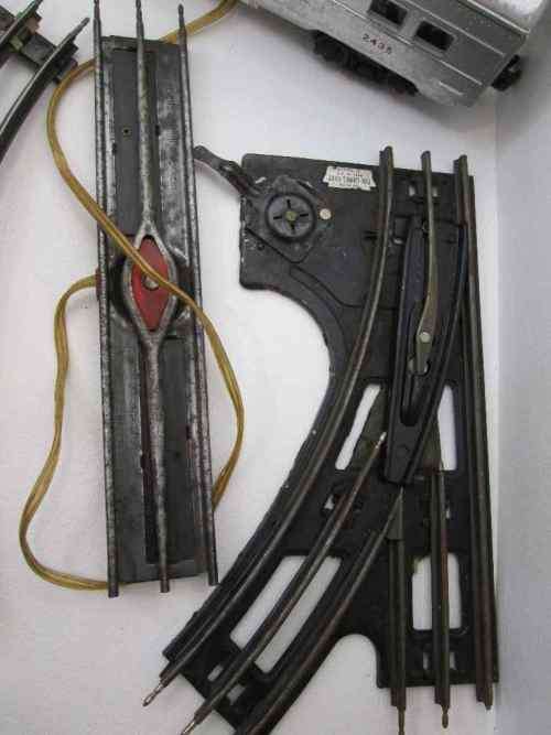 Assorted Vintage Lionel Train & Tracks, 31 Pieces, See Ad For All Details