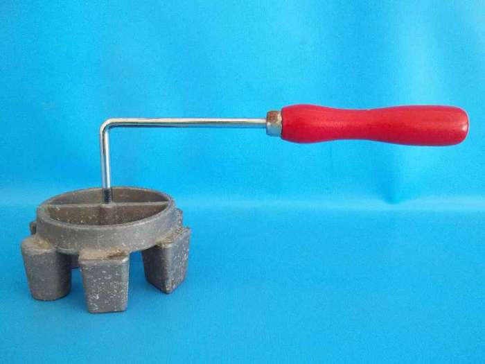 Vintage Snackle Maker