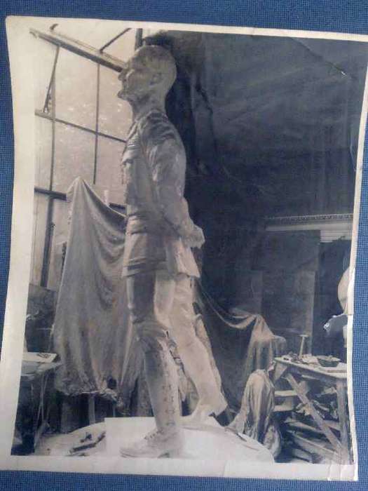 !!!Amazing original photograph of the Jan Smuts statue while still in construction!!!