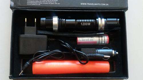 Power Style 1200 Lumen CREE LED Flashlight**3-Mode White Zooming Flashlight & Light Stick**