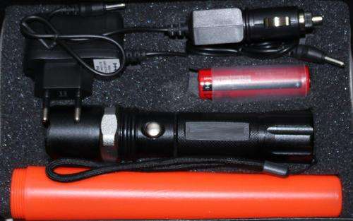 Power Style 1200 LM LED Flashlight**3-Mode White Zooming Flashlight & Light Stick**Great Xmas Gift