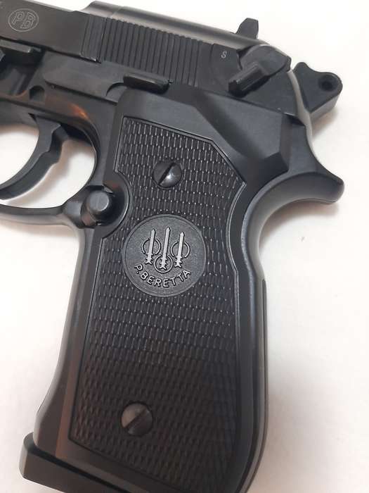 UMAREX STEEL BERETTA M92 FS CO2 AIR PISTOL - GERMANY