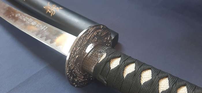 LARGE JAPANESE KATANA SWORD