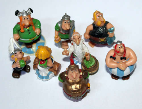 8x Kinder Joy Asterix figures (Read description)