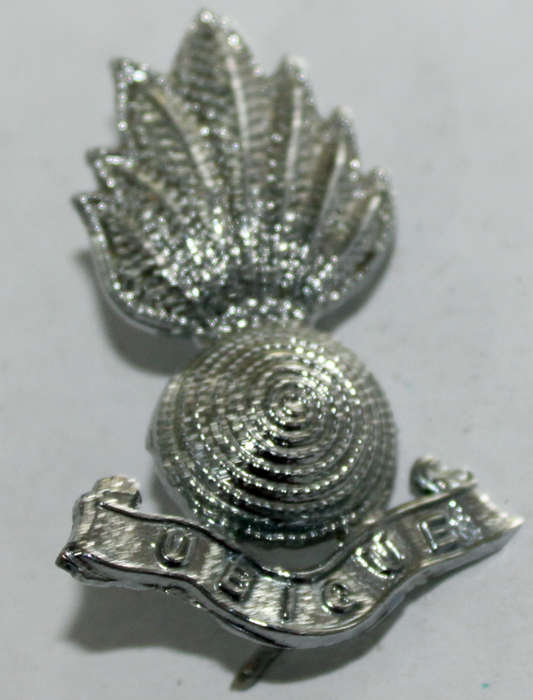 SADF Artillery Collar badge
