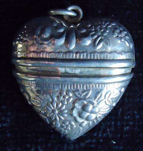 SILVER LOCKET
