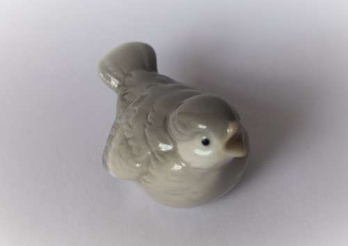 Otagiri OMC vintage sparrow baby bird fledgling figurine giftware Japanese porcelain near mint