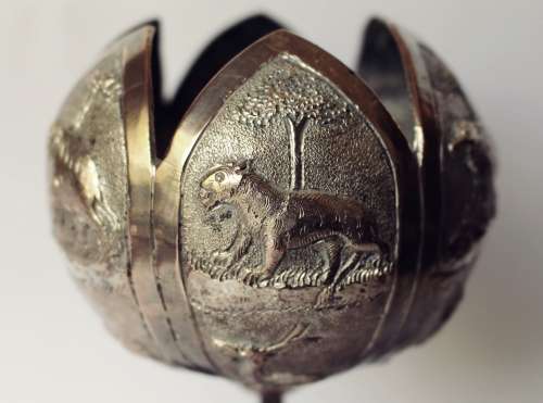 Anglo-Indian repousse pedestal vase weetmeats bowl w animals Lucknow Indian silver India rare
