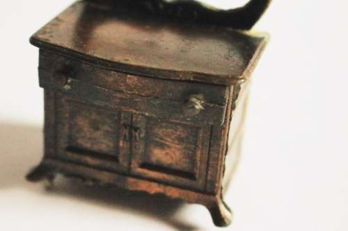 Vintage Durham Industries metal dollhouse furniture diecast cabinet dresser mirror miniature 32 1976