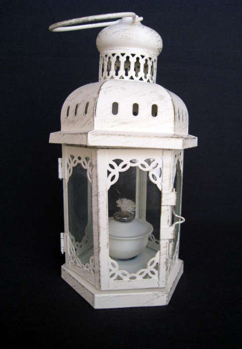 A LOVELY METAL OIL LANTERN!
