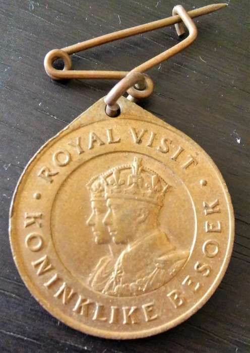 Beautiful 1947 Commemorative Medallion UK Royal Visit South Africa