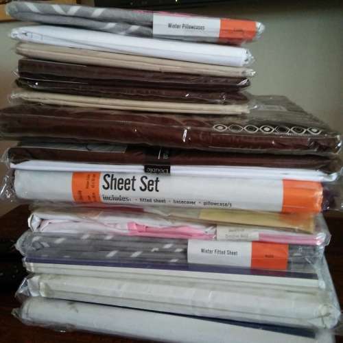 FANTASTIC DEAL! BRAND NEW 24 Piece Bedding And Curtain Bundle