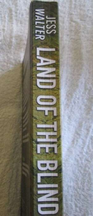 Land of the Blind - Jess Walter - Large Paperback