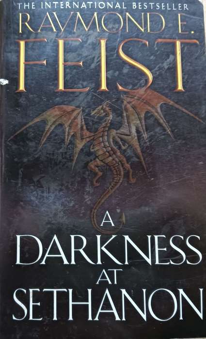 A Darkness at Sethanon - Raymond E. Feist - Softcover - 527 pages