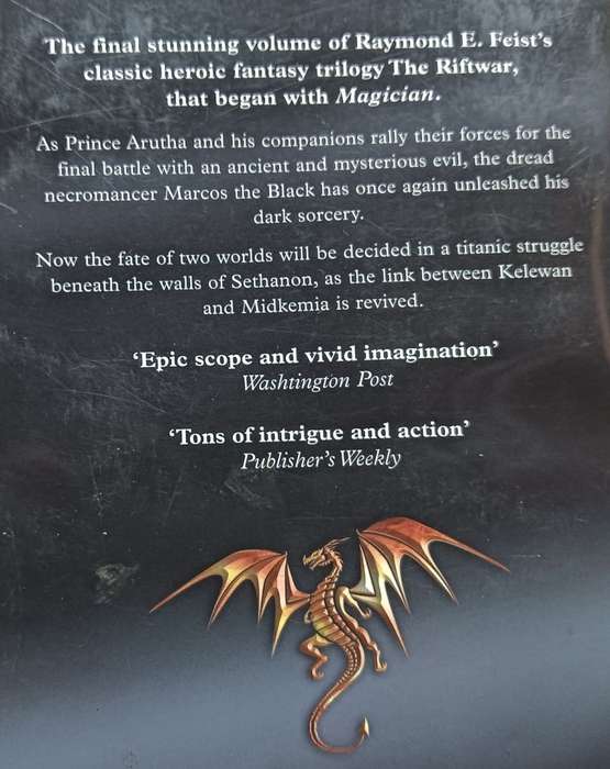A Darkness at Sethanon - Raymond E. Feist - Softcover - 527 pages