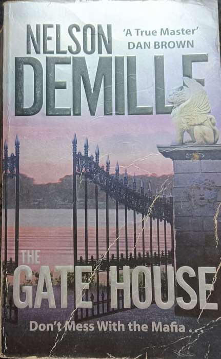 The Gate House - Nelson Demille - Softcover - 707 pages