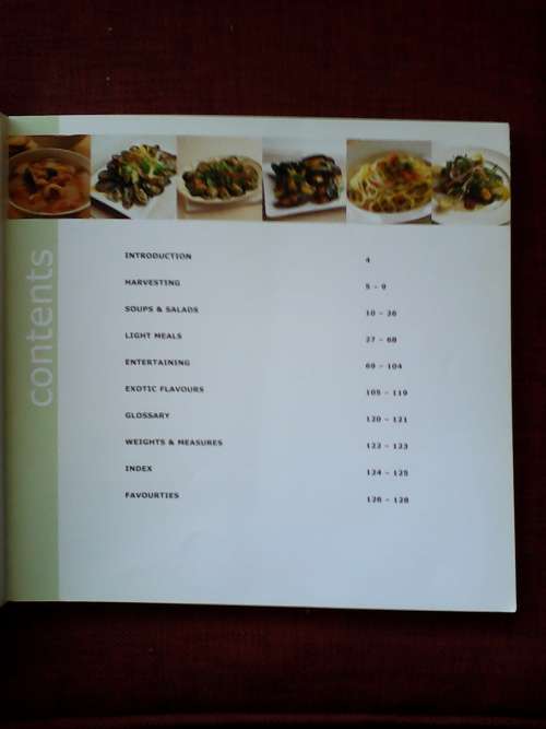 The Great Mussel and Clam Cookbook. Large format. S/C. 125 pp.