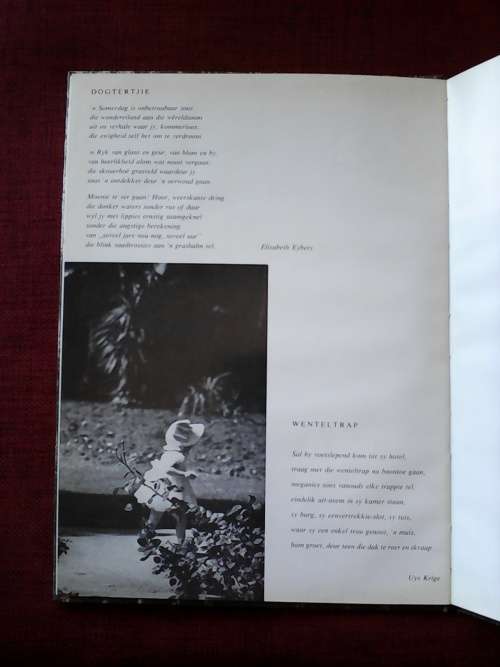 Vers en Foto. Verskeie digters met foto`s deur Cloete Breytenbach. Groot formaat. H/B. 64 pp.
