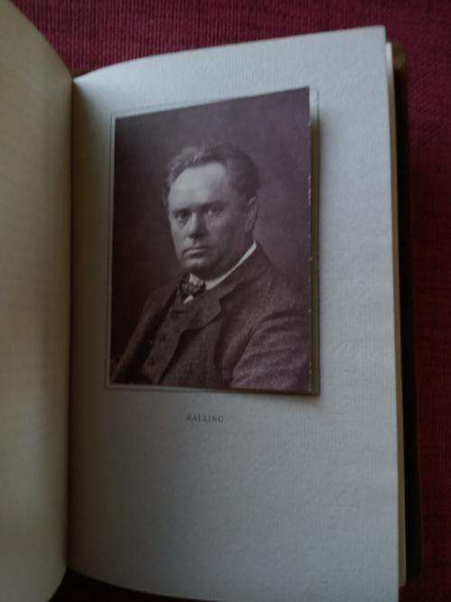 Modern Musicians by J Cuthbert Hadden. 1914. Suede-covered. 267 pp.